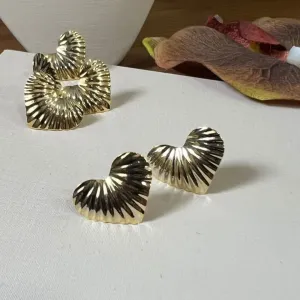 Brinco de Coração Trabalhado 17mm