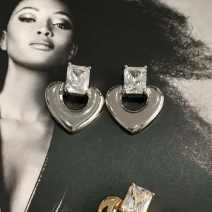 Brinco de Coração com Zirconia