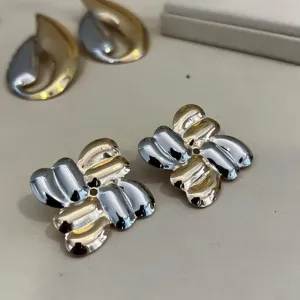 Brinco quadrado Mix de Banhos tarraxa
