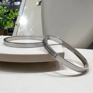 Bracelete em Aço trabalhado