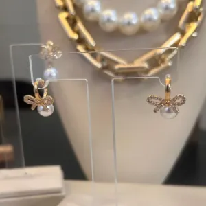 Brinco de Laço  Cravejado com Pérola
