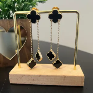 Brinco de trevo Preto - Banho de ouro