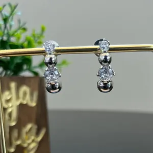 Brinco Ear Hook bolinha e ponto de luz - Banho de Ouro