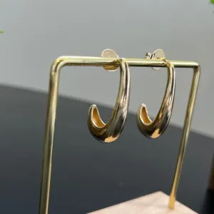 Brinco em Jota - Banho de Ouro