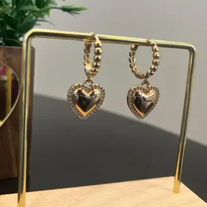 Brinco de Argola pingente Coração - Banho Ouro