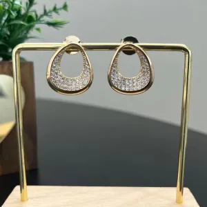 Brinco de Gota Cravejada
