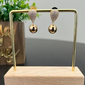 Brinco de Gota Cravejada bom Bolinha
