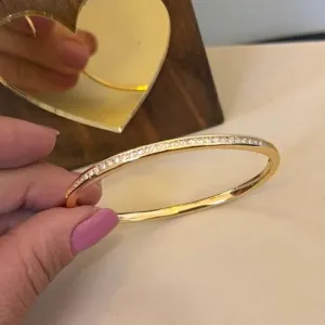 Bracelete cravejado