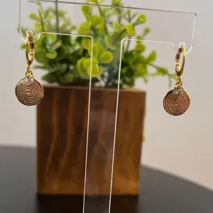 Brinco de argola oração Pai Nosso.