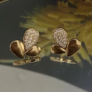 Brinco de Gota meio cravejada