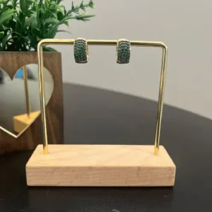 Brinco em Clik Cravejado em zircônias com 10mm