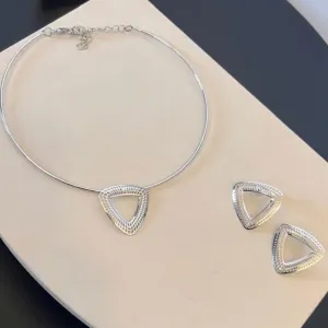 Conjunto de Aro com Brinco e Pingente de Triangulo
