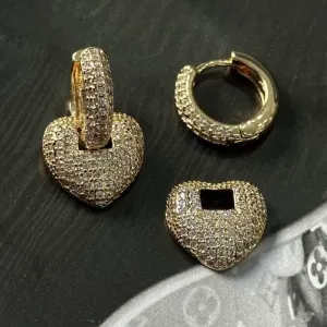 Brinco de Clik pingente de coração cravejado