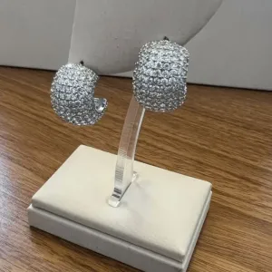 Brinco Cravejado Meia Argola