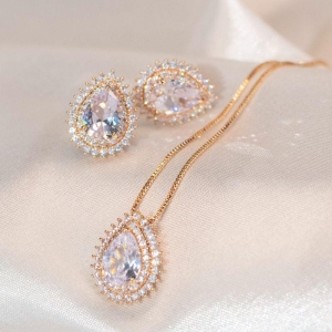 Conjunto de Gota cravejada em volta