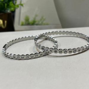Bracelete em Aço Números Romanos -Prateado