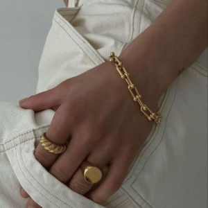 Pulseira Cartier cadeado - Aço com banho de ouro