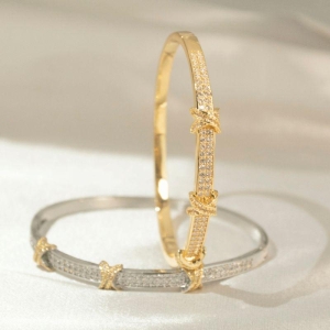 Bracelete Cravejado x - Banho de Ouro