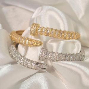 Bracelete de Prego Cravejado - Banho de Ouro