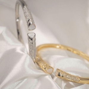 Bracelete Ponta Cravejada Madre Perola - Banho de Rodio