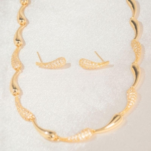 Conjunto Gotas Lisa e Cravejada - Banho de Ouro