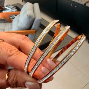 Bracelete frente cravejada - Aço com banho de ouro
