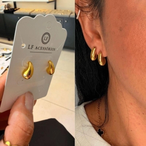 Brinco em Gota com 13mm em tarraxa - Aço com Banho de Ouro