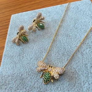 Conjunto Borboleta Cravejada - Verde
