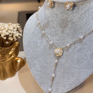 Conjunto Perolas com flor cravejada