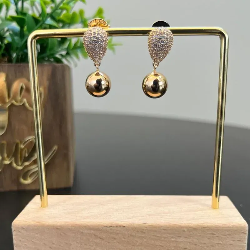 Brinco de Gota Cravejada bom Bolinha