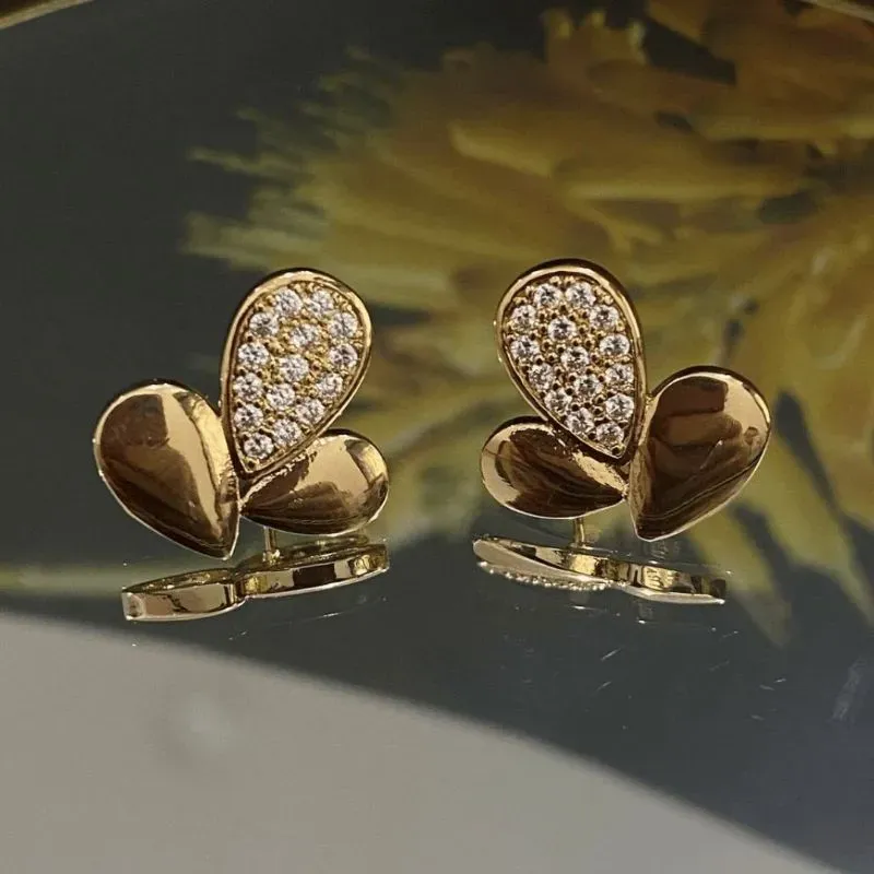 Brinco de Gota meio cravejada