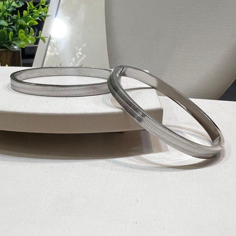 Bracelete em Aço trabalhado