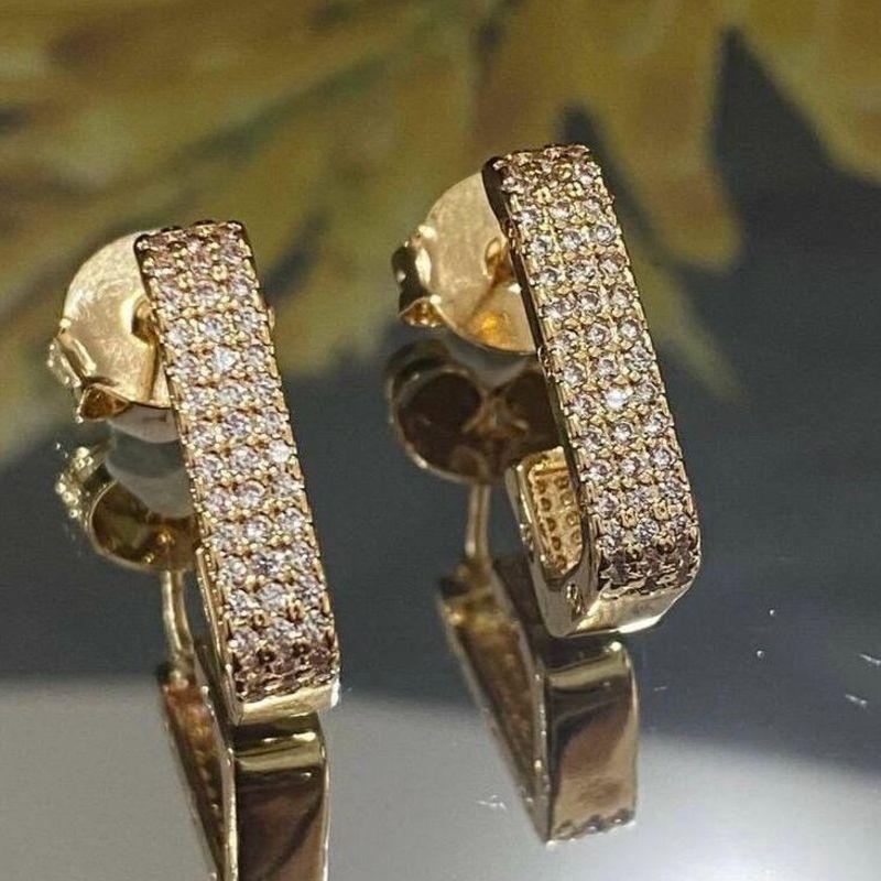 Brinco Retangular de Argola Cravejado