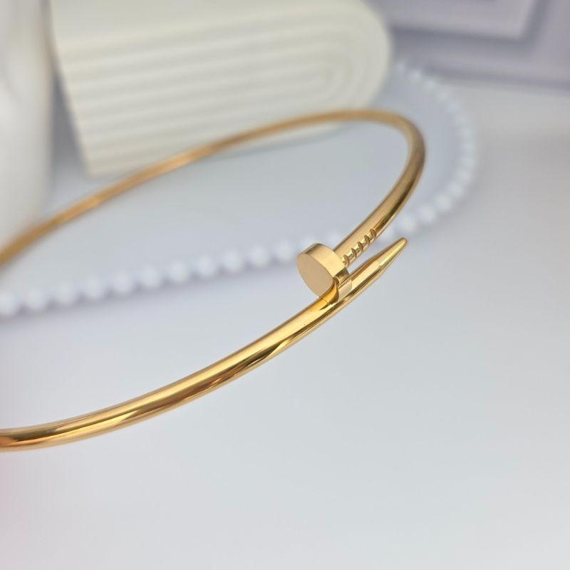 Choker Aro prego  inspiração - Aço com  banho de Ouro