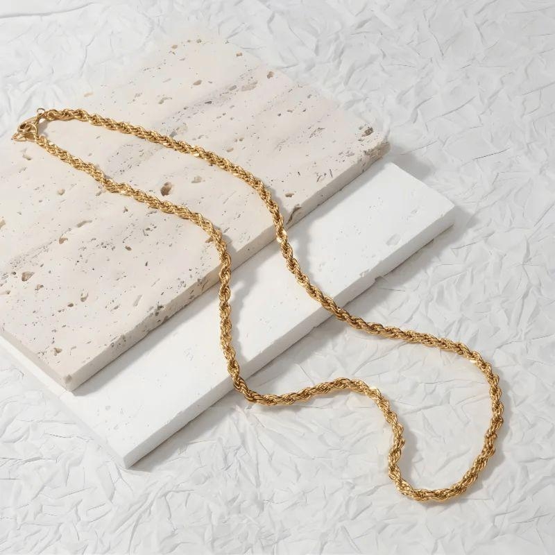 Cordão Torcido 3mm 45cm de comprimento 5cm de extensor - Aço com banho de ouro