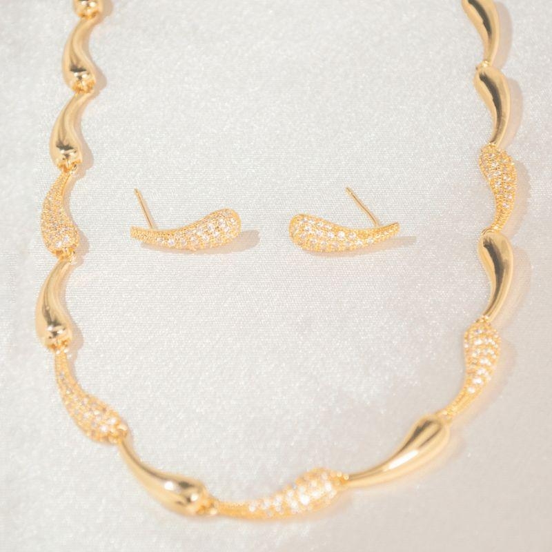 Conjunto Gotas Lisa e Cravejada - Banho de Ouro