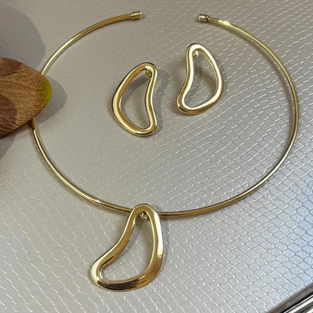 Conjunto aro Brinco oval vazado