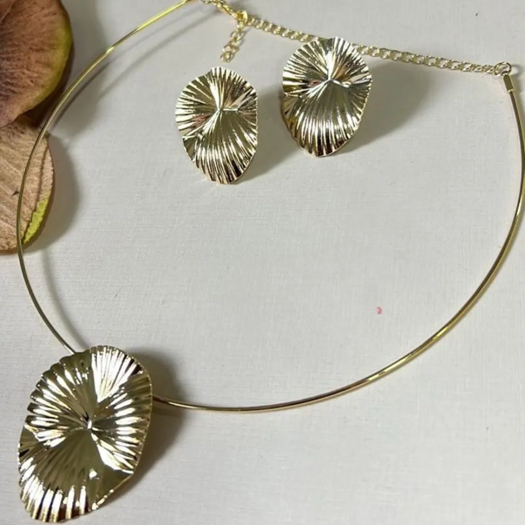 Conjunto Aro de Folha trabalhada