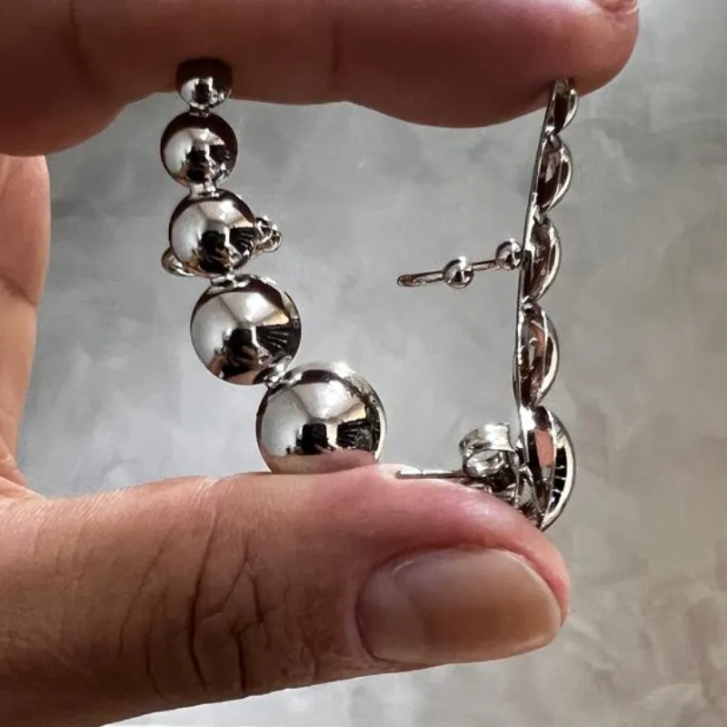 Brinco Ear Hook esferas