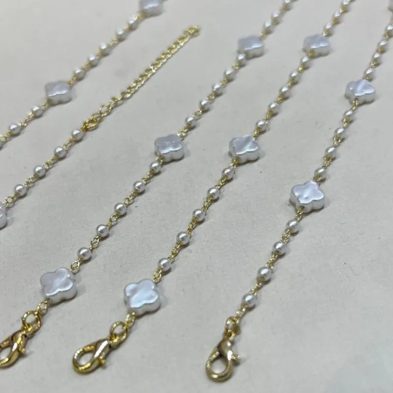 Pulseira de Perola com trevo Inspiração - Banhado a ouro