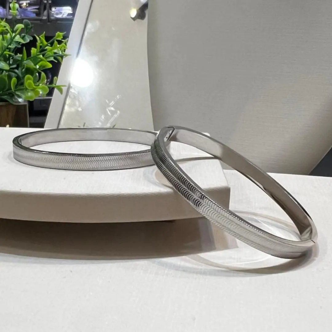 Bracelete em Aço trabalhado