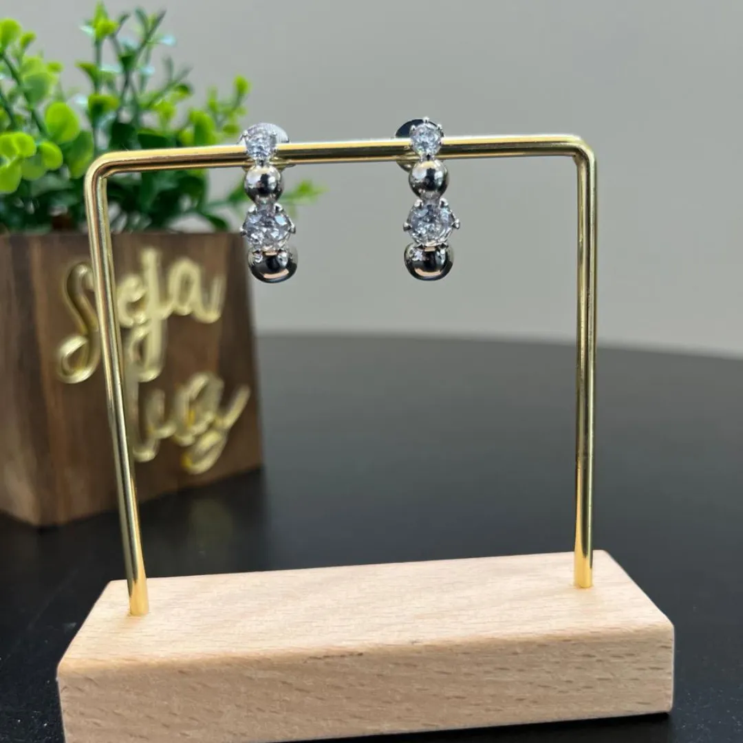 Brinco Ear Hook bolinha e ponto de luz - Banho de Ouro