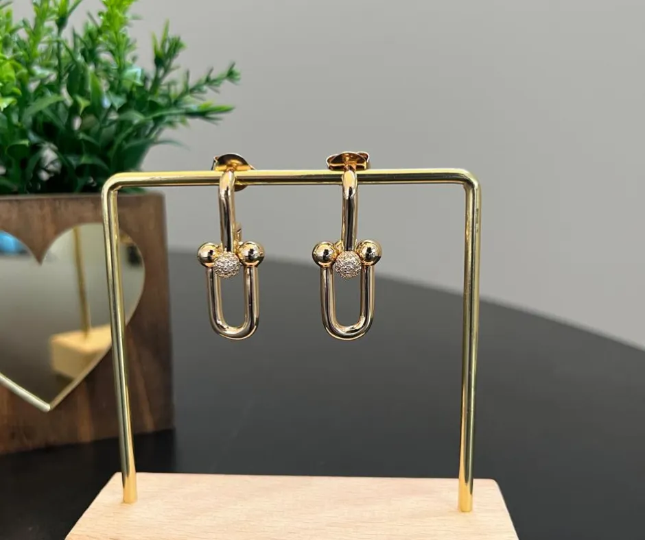 Brinco Inspiração Cartier Tarraxa