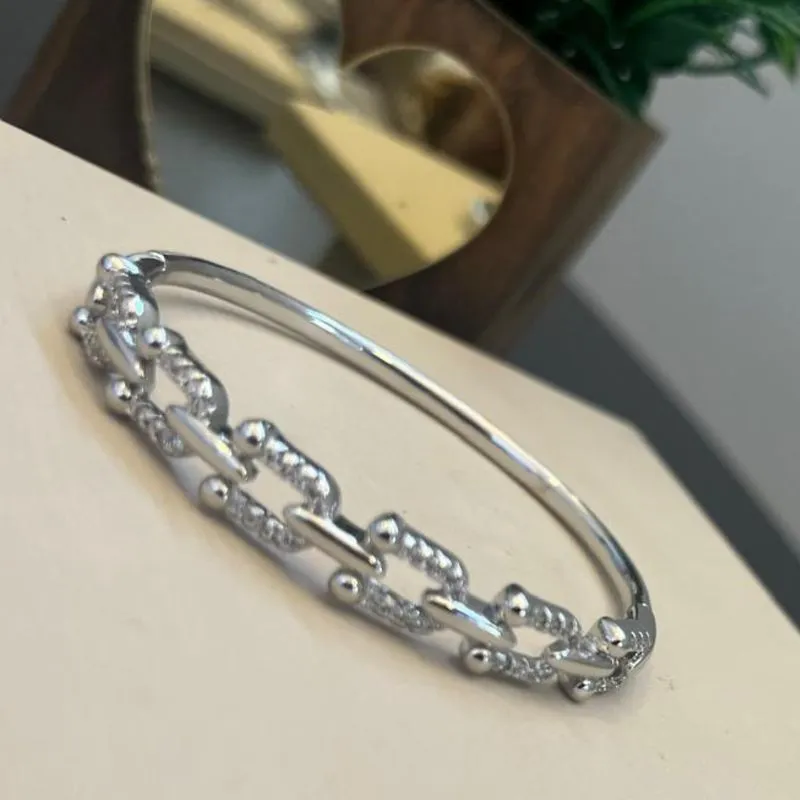 Bracelete Elos cravejados - Abertura lateral