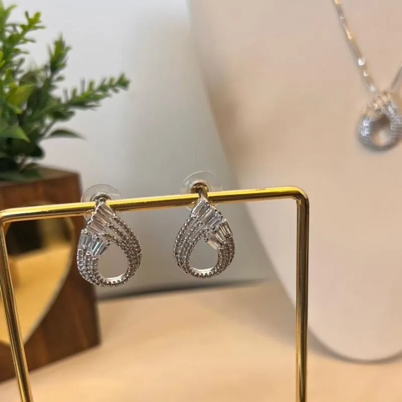 Conjunto Gota Cravejado em Zircônias
