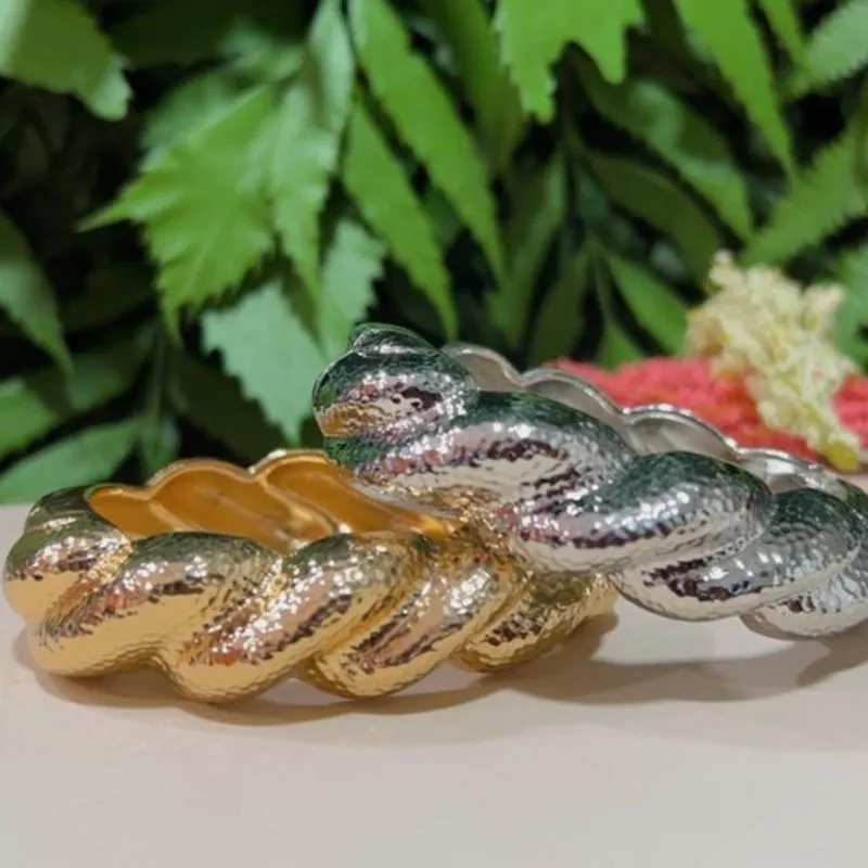 Bracelete ondulado martelado