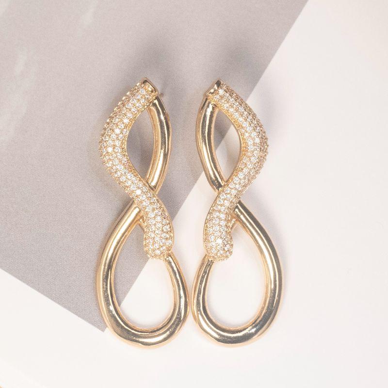 Brinco de Gota Fio cravejado