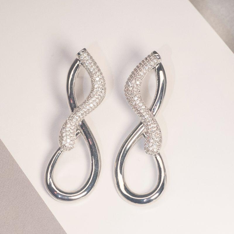 Brinco de Gota Fio cravejado