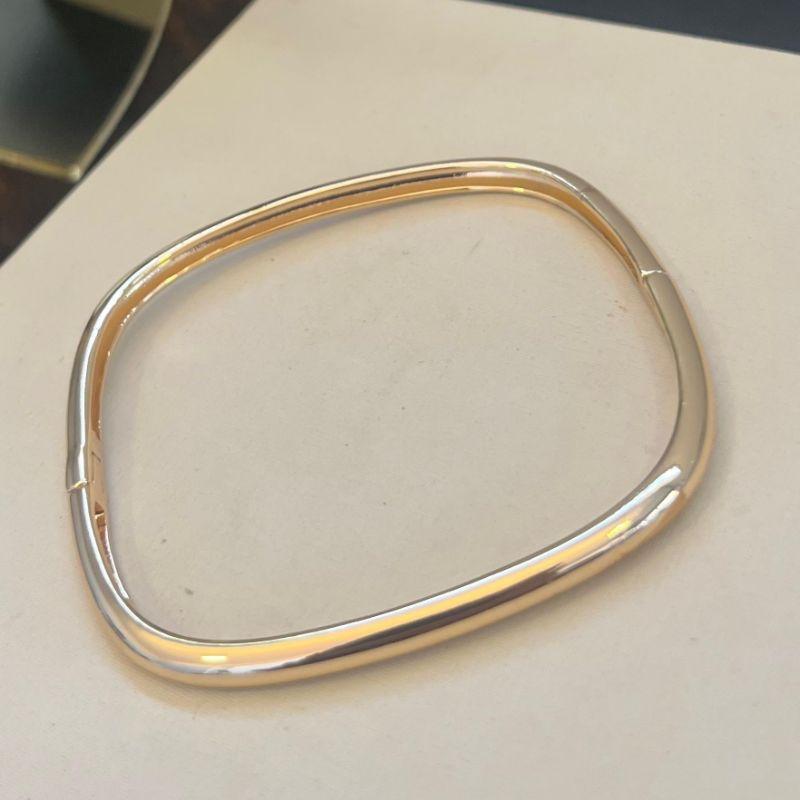 Bracelete quadrado Liso - Abertura no meio