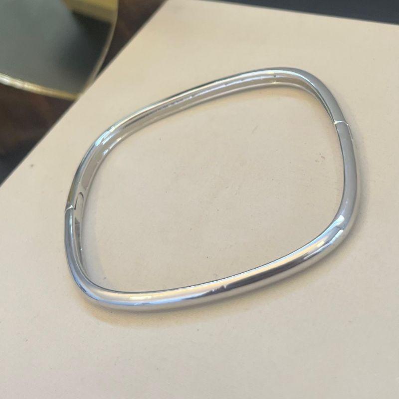 Bracelete quadrado Liso - Abertura no meio